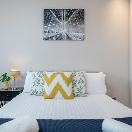Skyvillion - Cozy Large 4 & 1 Bed Apartments In London Enfield, Mins To Tube Station, Free Wi-Fi المظهر الخارجي الصورة