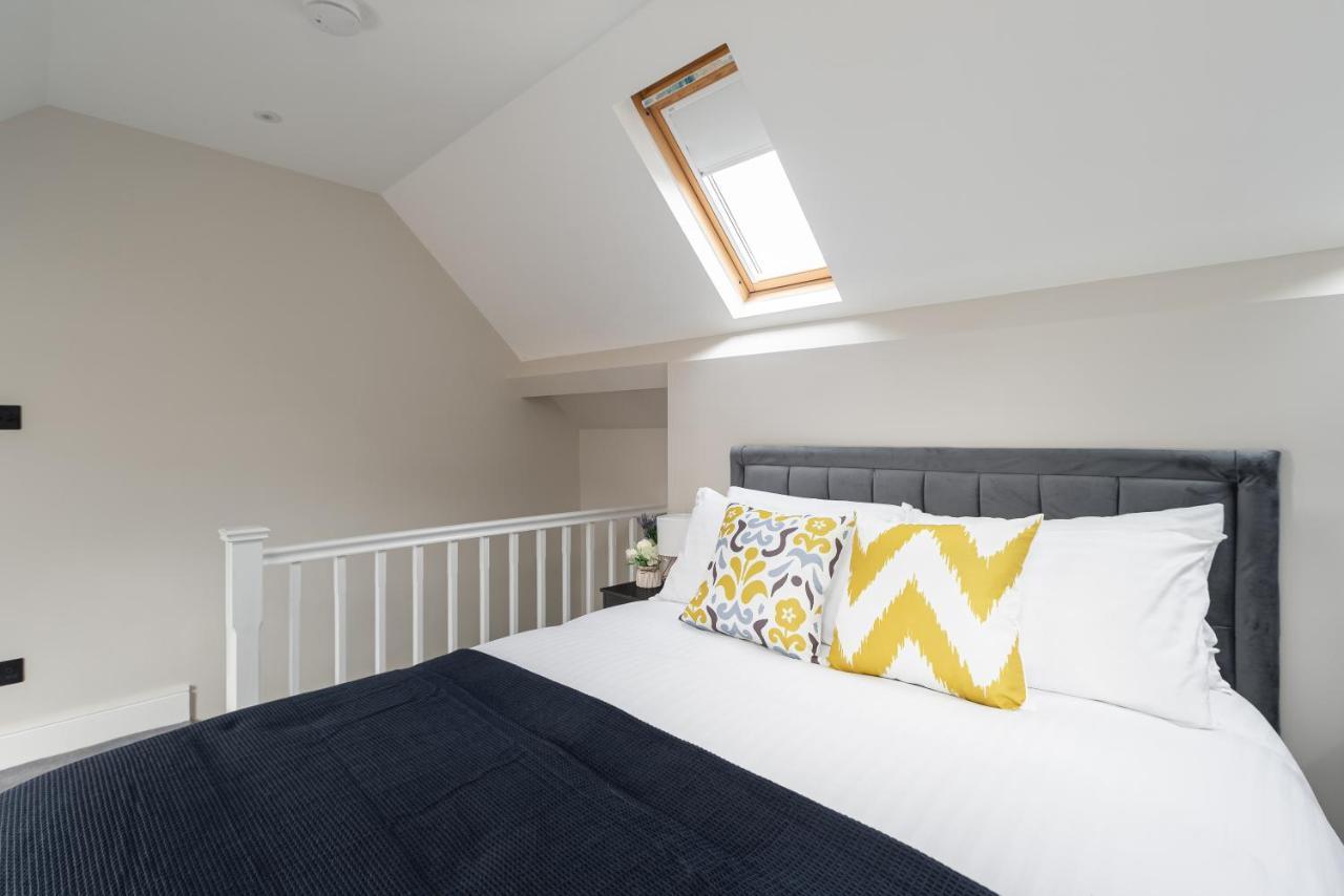 Skyvillion - Cozy Large 4 & 1 Bed Apartments In London Enfield, Mins To Tube Station, Free Wi-Fi المظهر الخارجي الصورة