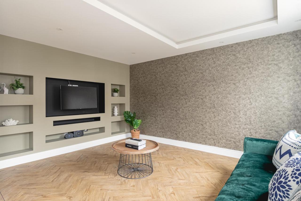 Skyvillion - Cozy Large 4 & 1 Bed Apartments In London Enfield, Mins To Tube Station, Free Wi-Fi المظهر الخارجي الصورة