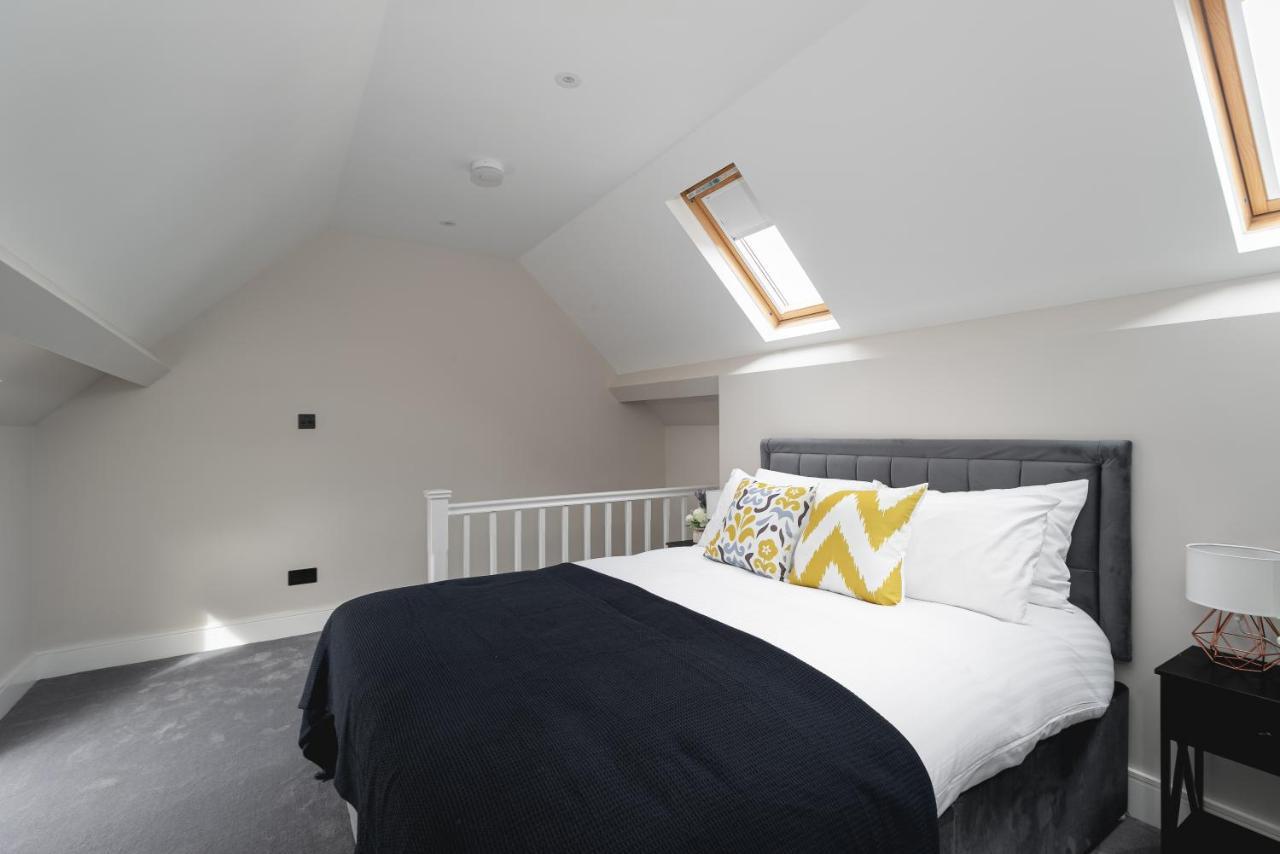 Skyvillion - Cozy Large 4 & 1 Bed Apartments In London Enfield, Mins To Tube Station, Free Wi-Fi المظهر الخارجي الصورة