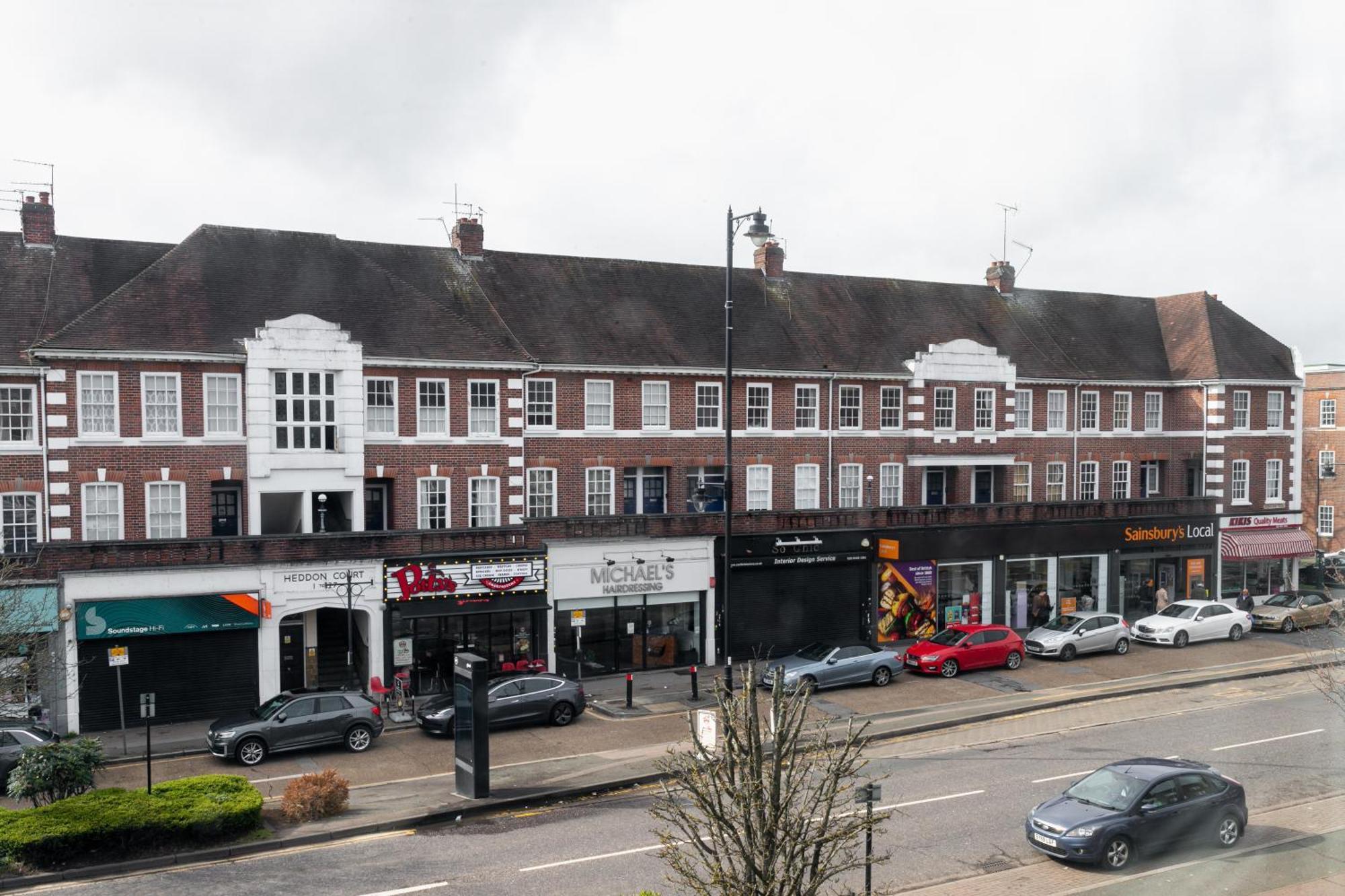 Skyvillion - Cozy Large 4 & 1 Bed Apartments In London Enfield, Mins To Tube Station, Free Wi-Fi المظهر الخارجي الصورة