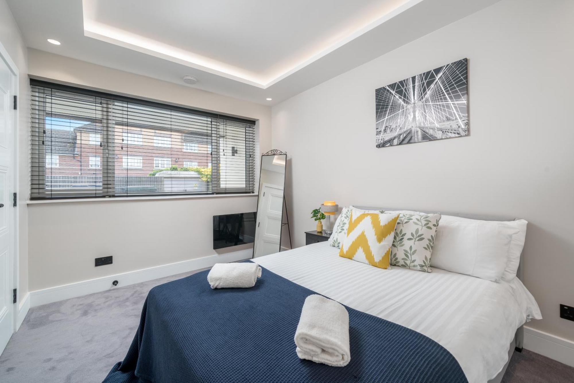 Skyvillion - Cozy Large 4 & 1 Bed Apartments In London Enfield, Mins To Tube Station, Free Wi-Fi المظهر الخارجي الصورة