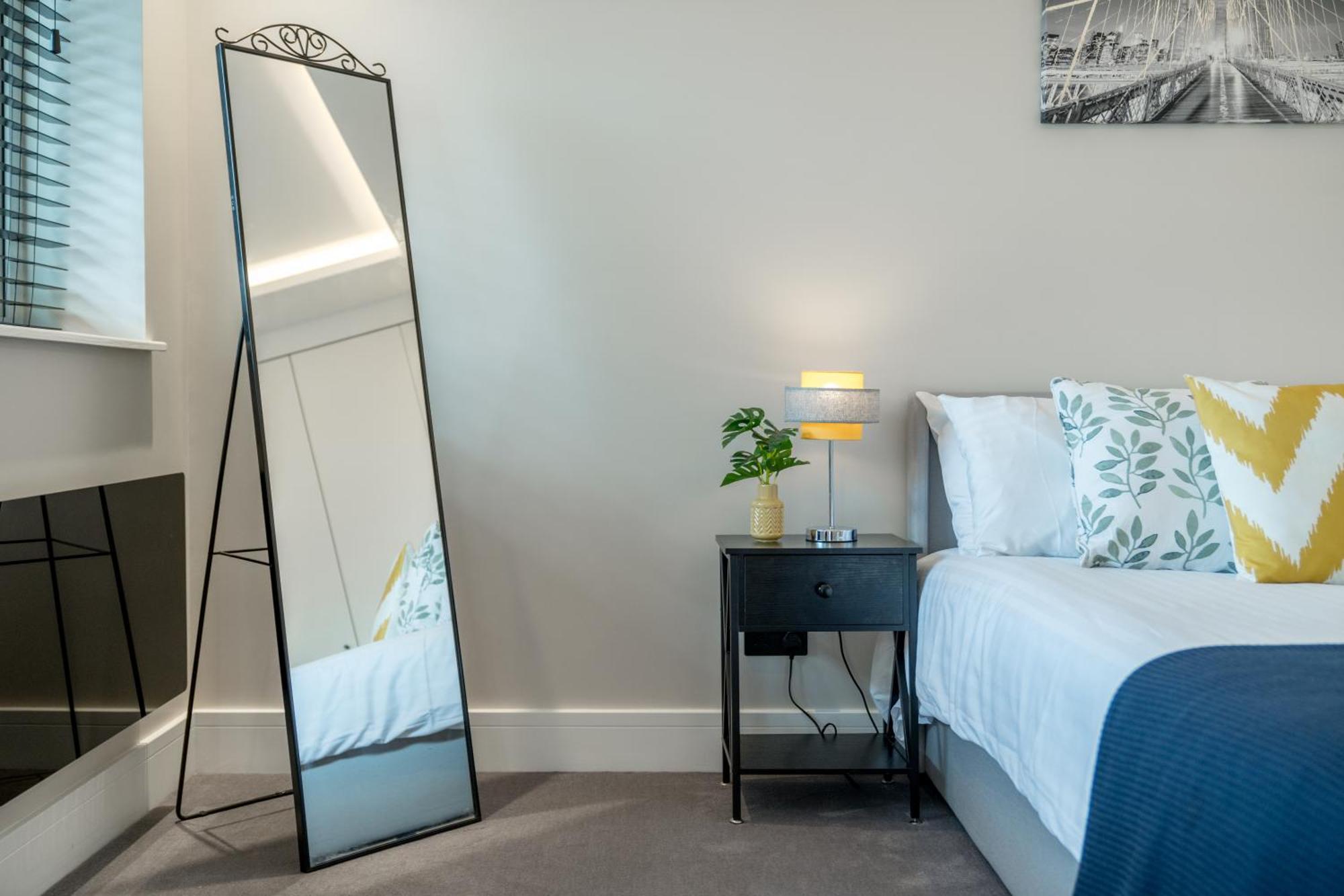 Skyvillion - Cozy Large 4 & 1 Bed Apartments In London Enfield, Mins To Tube Station, Free Wi-Fi المظهر الخارجي الصورة